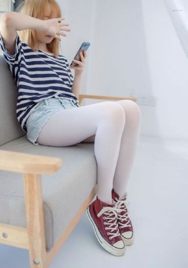 诱人的主妇hd语中字美丽的少妇