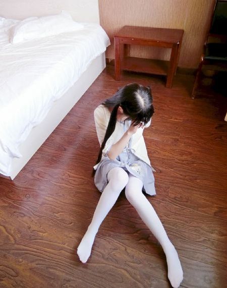 日本她在丈面前被耍了在线观看